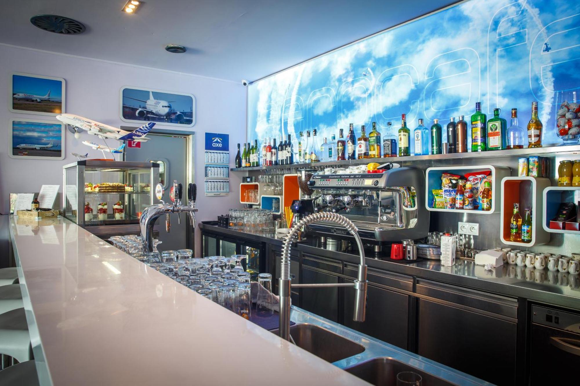 Aerocafe Hotel ปาร์ติซานสเก ภายนอก รูปภาพ