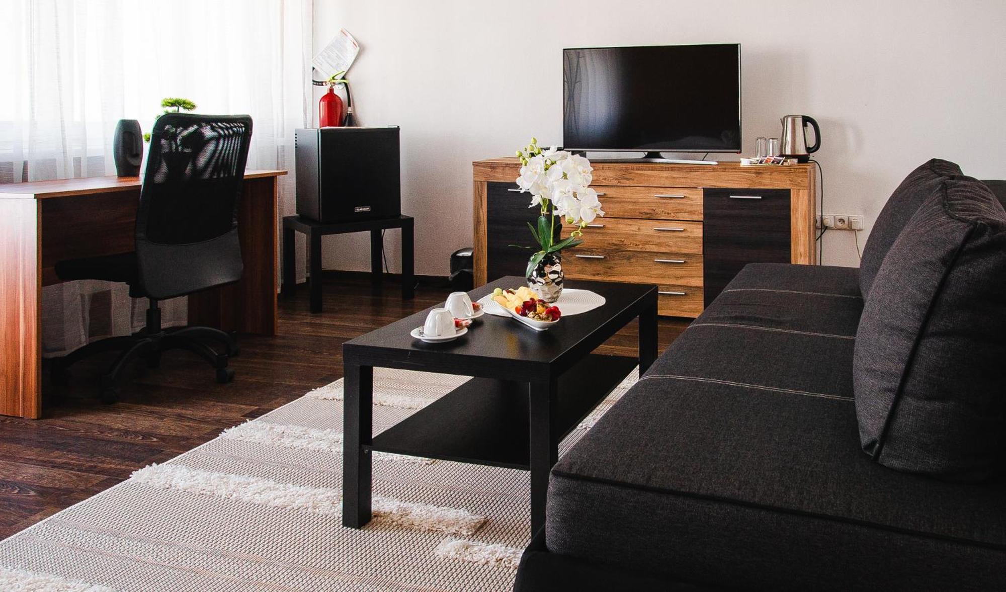 Aerocafe Hotel ปาร์ติซานสเก ภายนอก รูปภาพ